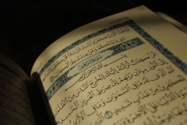 Journaling for Halal Hormones Mood Swings: A Compassionate Plan for PMS and Period Weeks