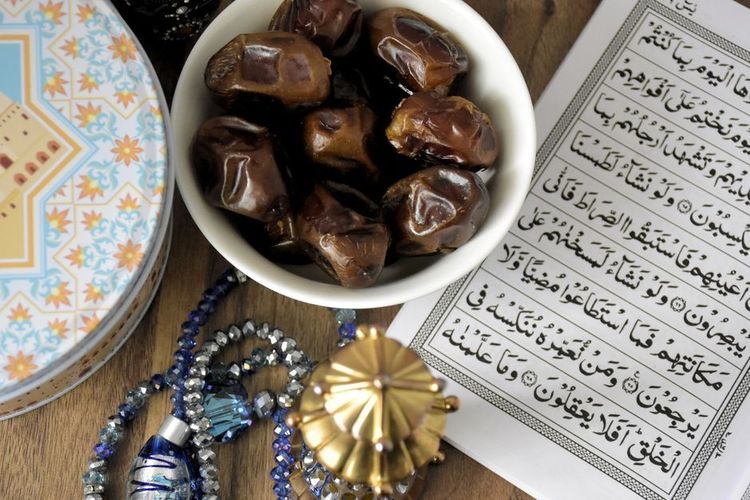 ما الهدية المناسبة للمرأة المسلمة؟ دليل عملي لاختيار هدية لا تُشبه الهدايا المعتادة
