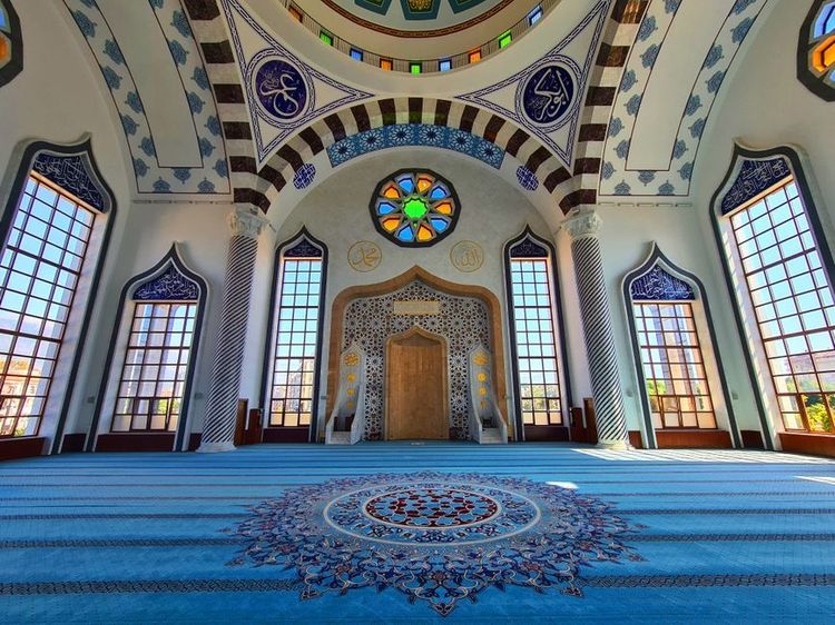 How Muslim Women Can Use a Sunday Planning Journal to Reclaim the Week Before Monday Starts